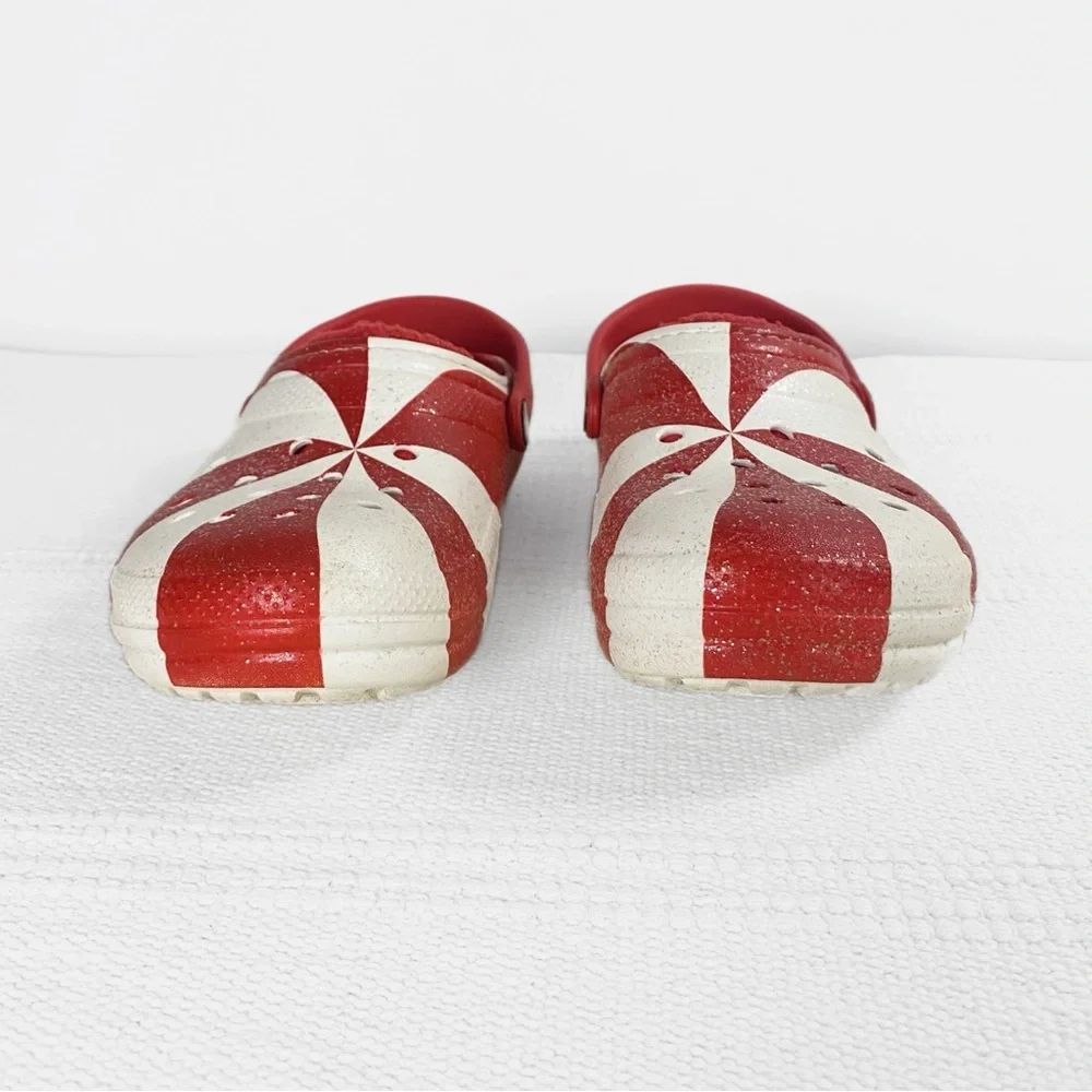 Crocs Kids Classic Lined Fuzzy Holiday Clogs Red & White Candy Cane size J4